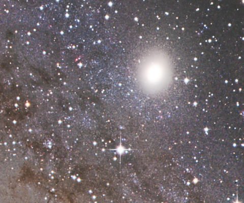 Mit Klick ins Bild gelangt man zur höheren Gesamt-Auflösung vom M 31 - und danach zur nächsten Seite dieser Fotostrecke.